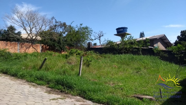 OPORTUNIDADE de terreno em rua calçada perto da praia do MOÇAMBIQUE!!!! - Rio Vermelho - Florianópolis - Santa Catarina