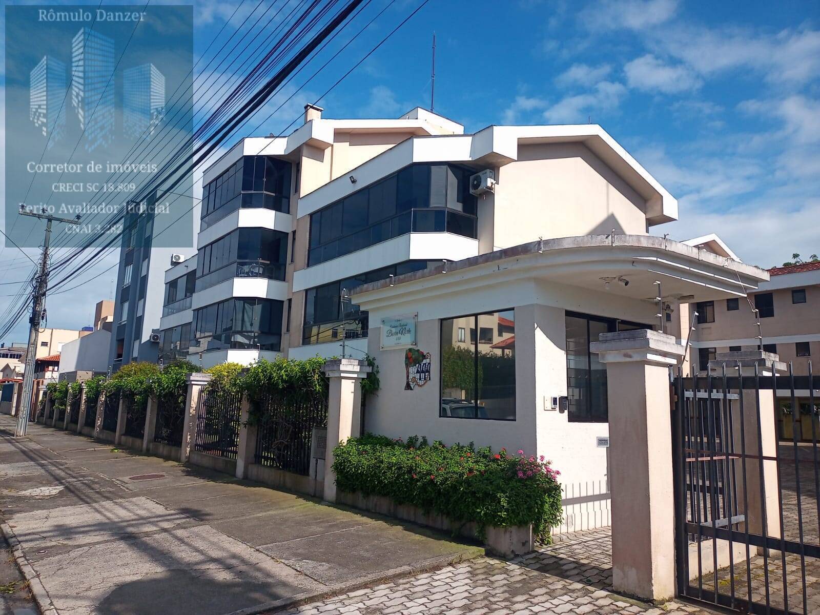 Apartamento Cobertura à venda próximo a praia Ingleses, Florianópolis, SC
